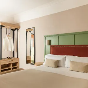The Honest & Hotel Sevilha